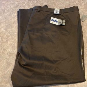 Brand NEW DOCKERS D3 Brown 58x32